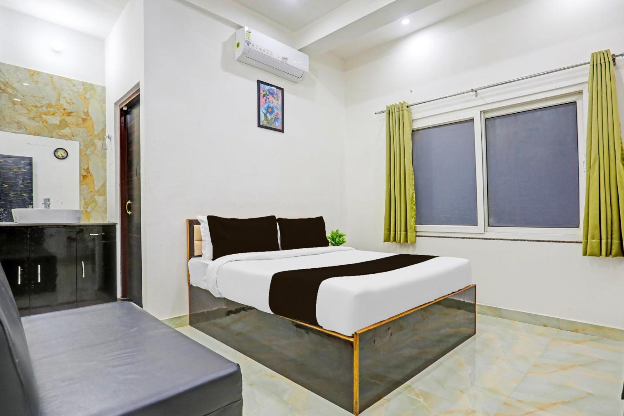 Hotel O The Maruti Paying Guest House Varanasi Bagian luar foto