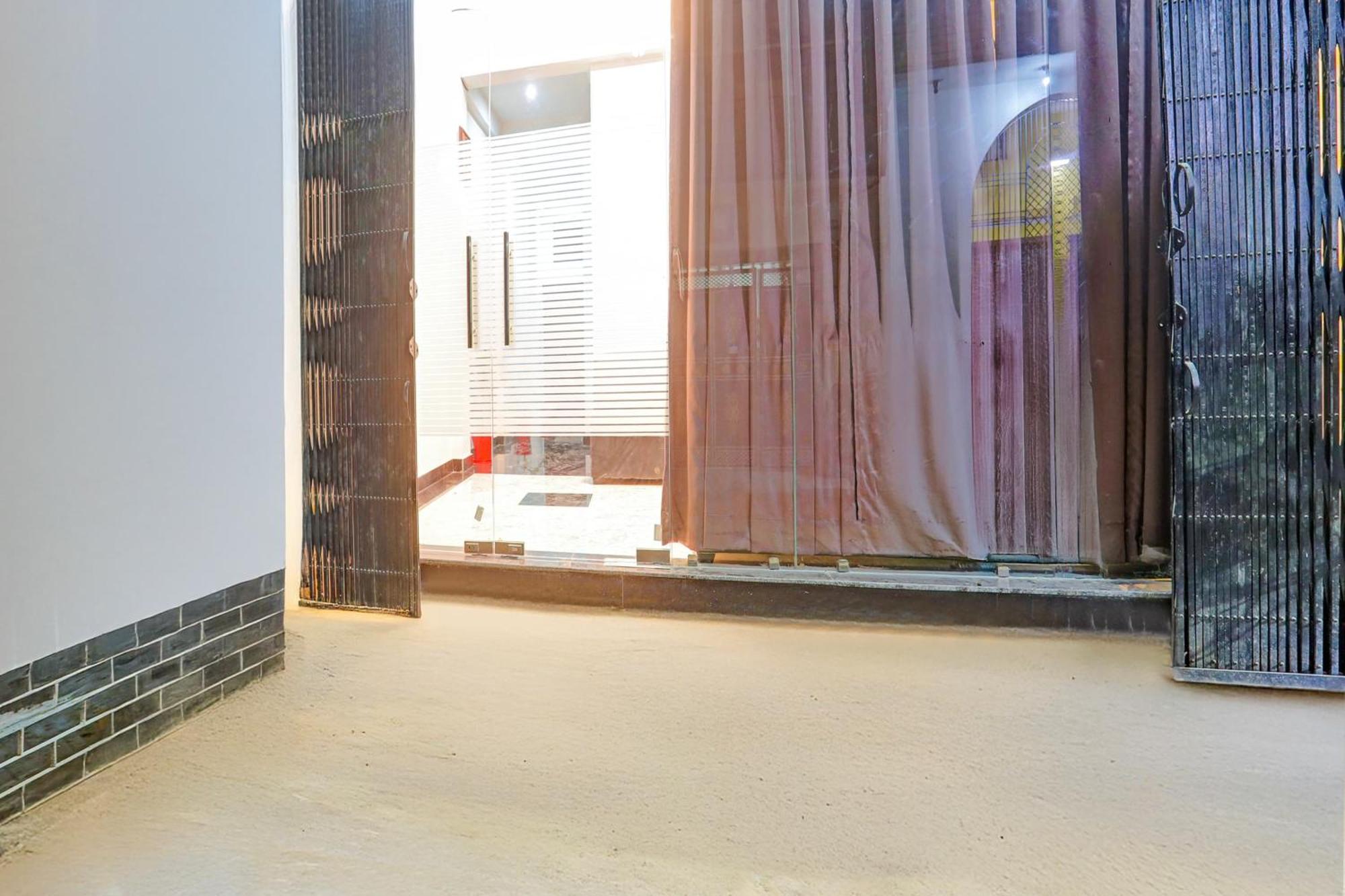 Hotel O The Maruti Paying Guest House Varanasi Bagian luar foto