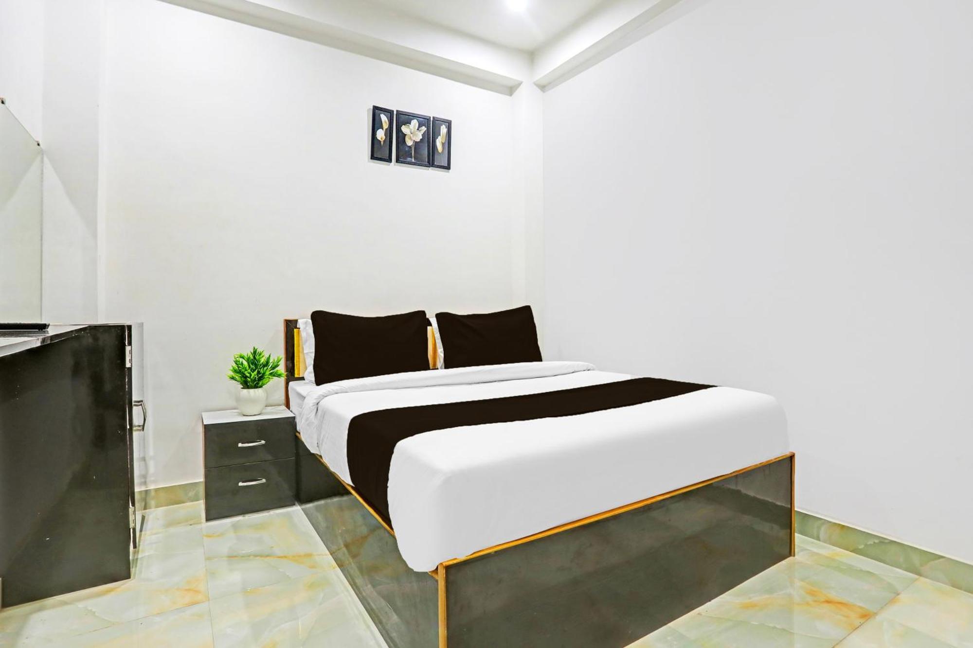 Hotel O The Maruti Paying Guest House Varanasi Bagian luar foto